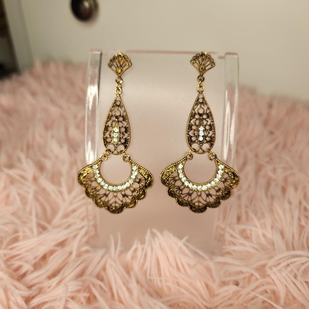 Unique statement  earrings! NWOT (R61) - Picture 4 of 4